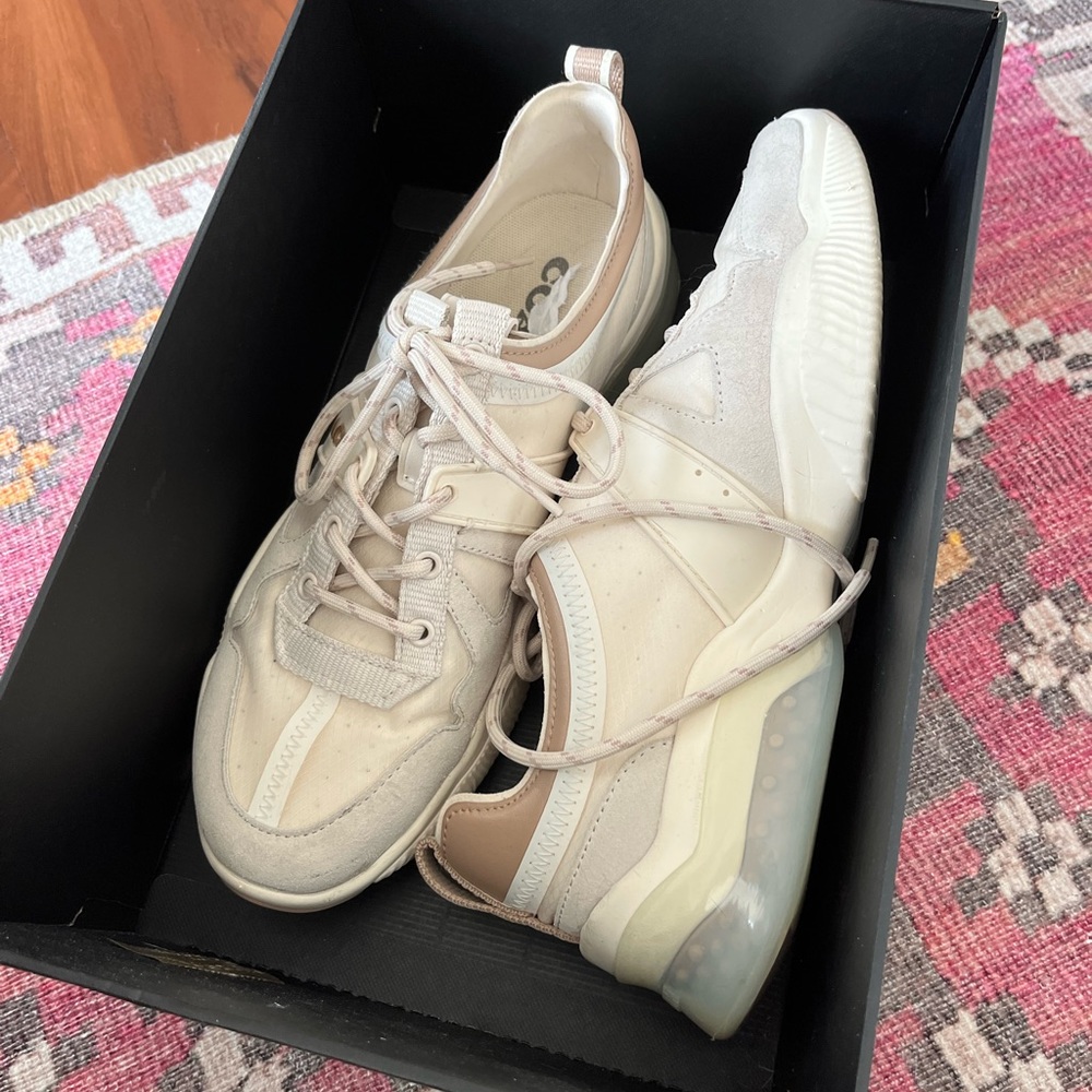 Women’s coach sneakers - authentic with box